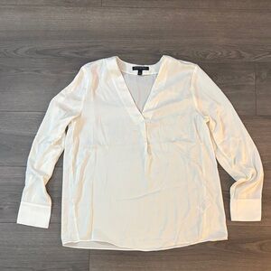 Banana Republic Cream V-Neck Women's Top